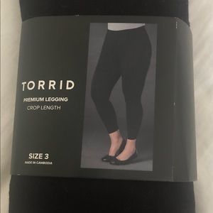 Torrid size 3 Premium Cropped Leggings in black